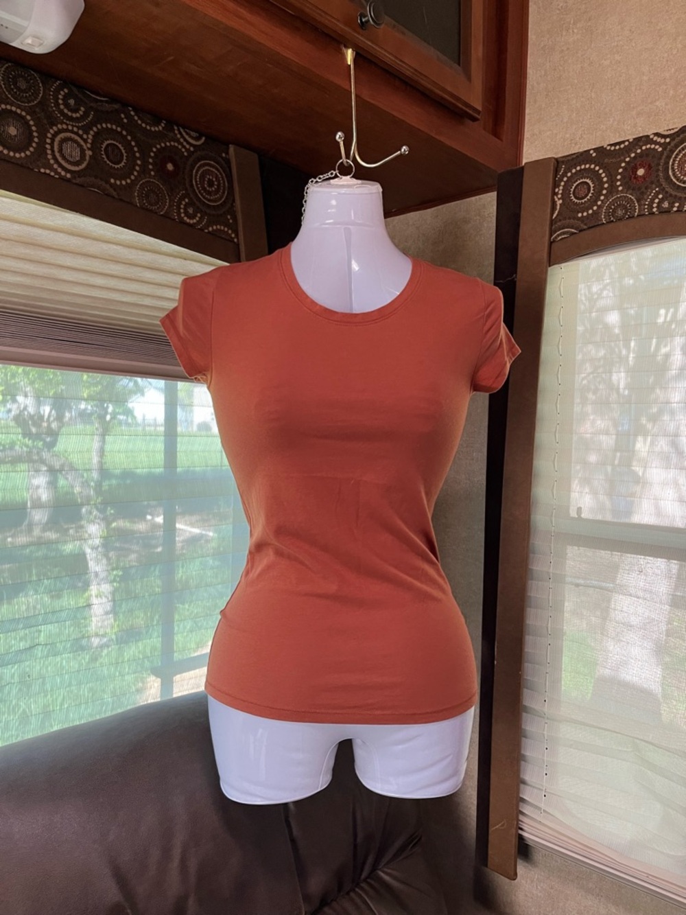 Assorted Women's Tops - Picture 5 of 9
